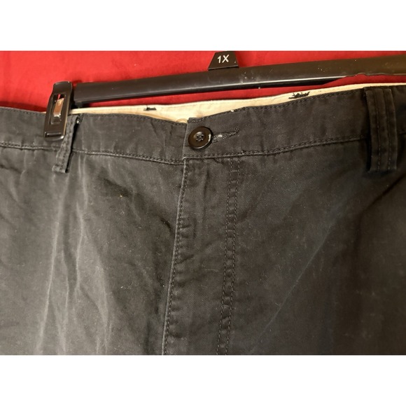Dockers Men's Sz 42 Cargo Straight Fit Flat Front Stretch BLACK Shorts, CB96 - Picture 3 of 5
